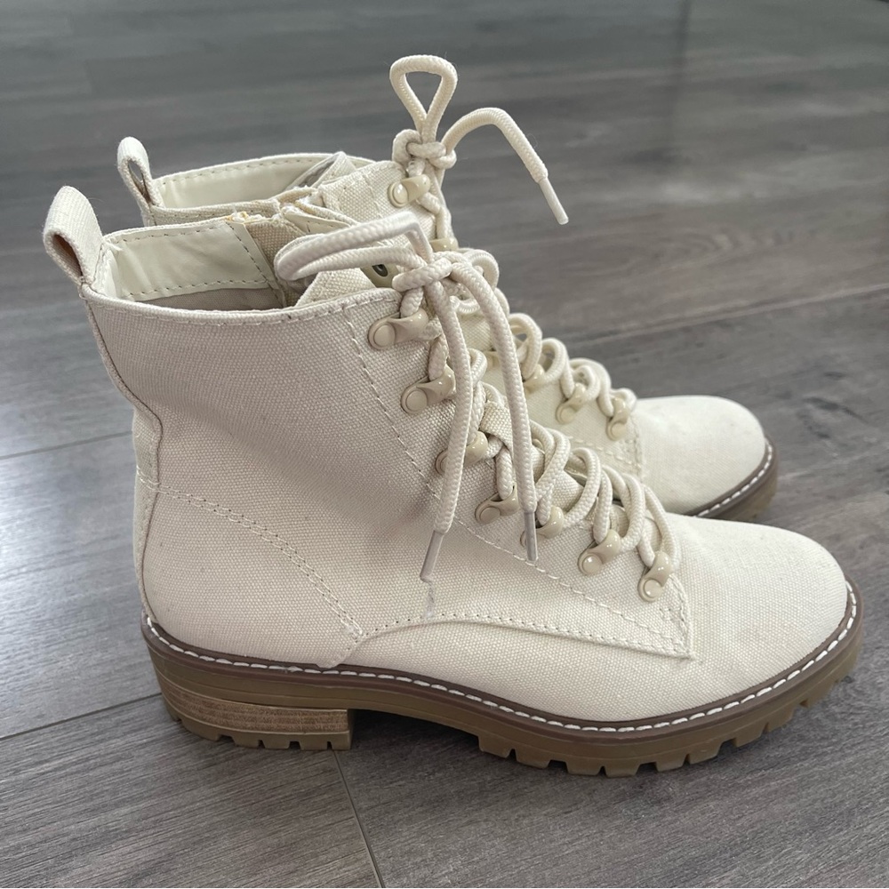 Universal Thread Parker Combat Boots